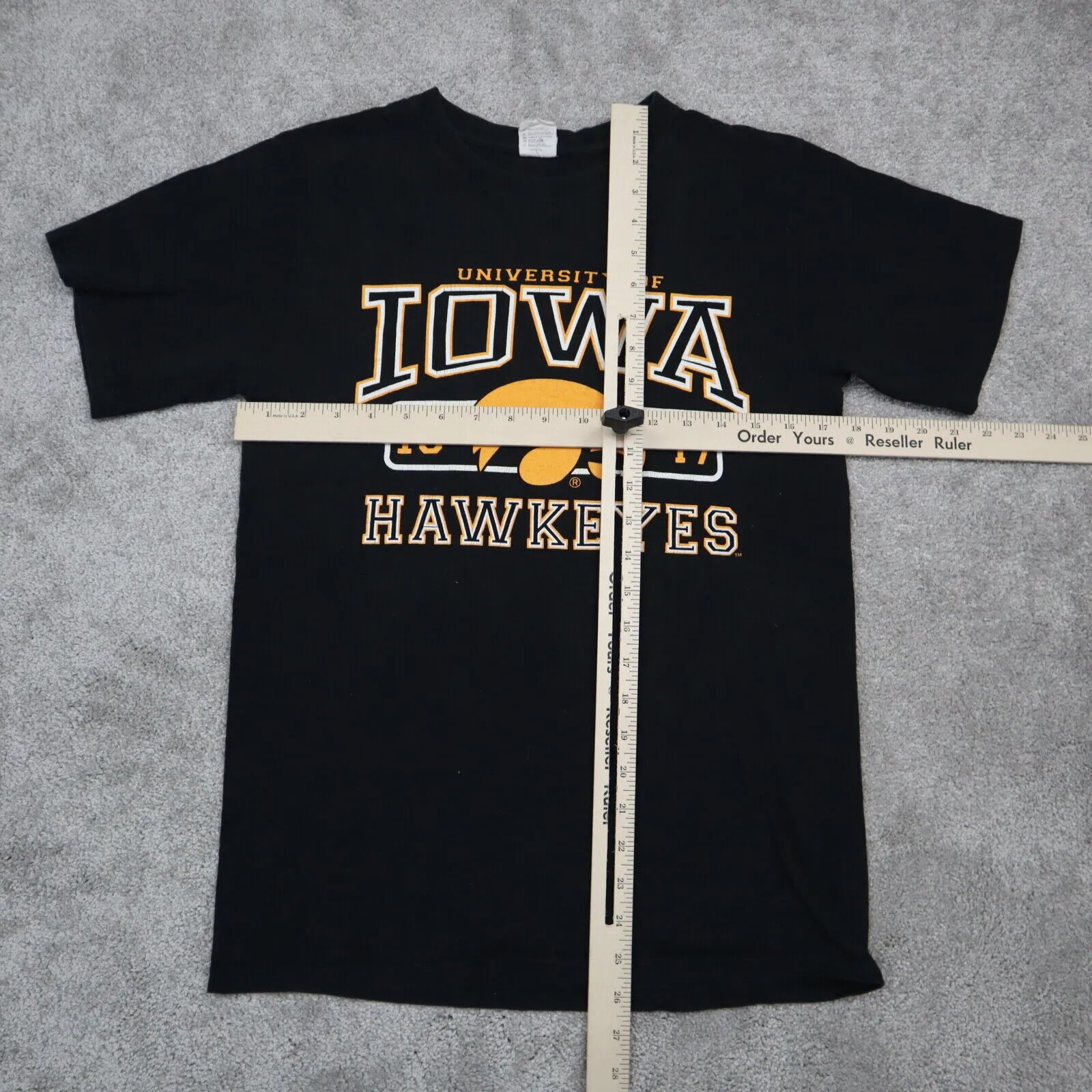 Anvil T Shirt Men Size Small Black University Of Iowa 18-47 Hawkeyes Graphic Tee