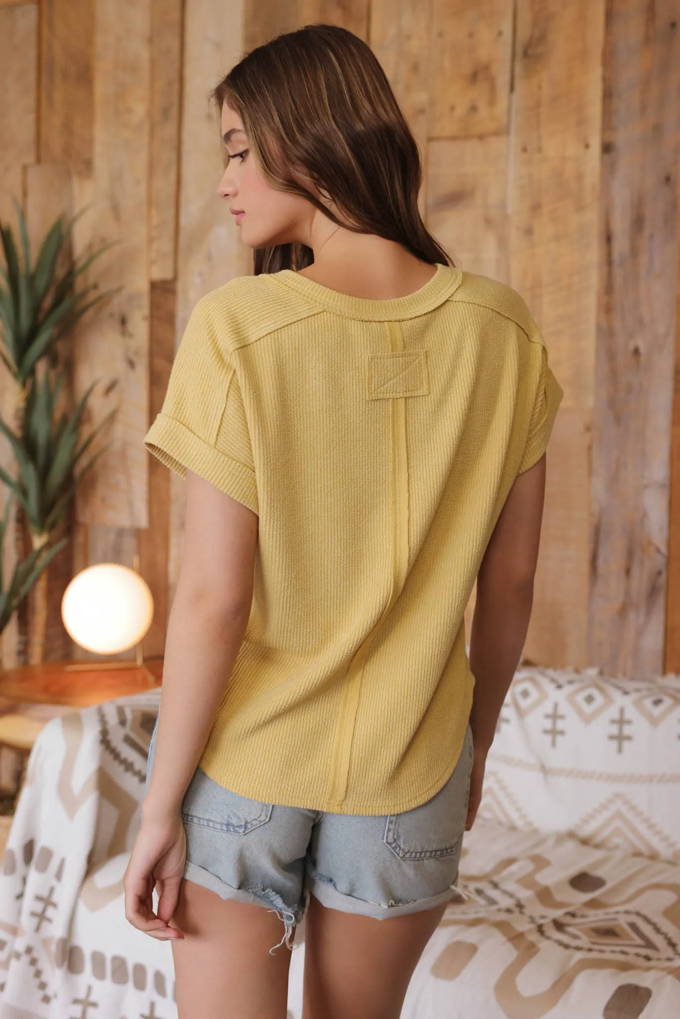 RAW EDGE V NECK EXTENDED SHORT SLEEVE KNIT TOP