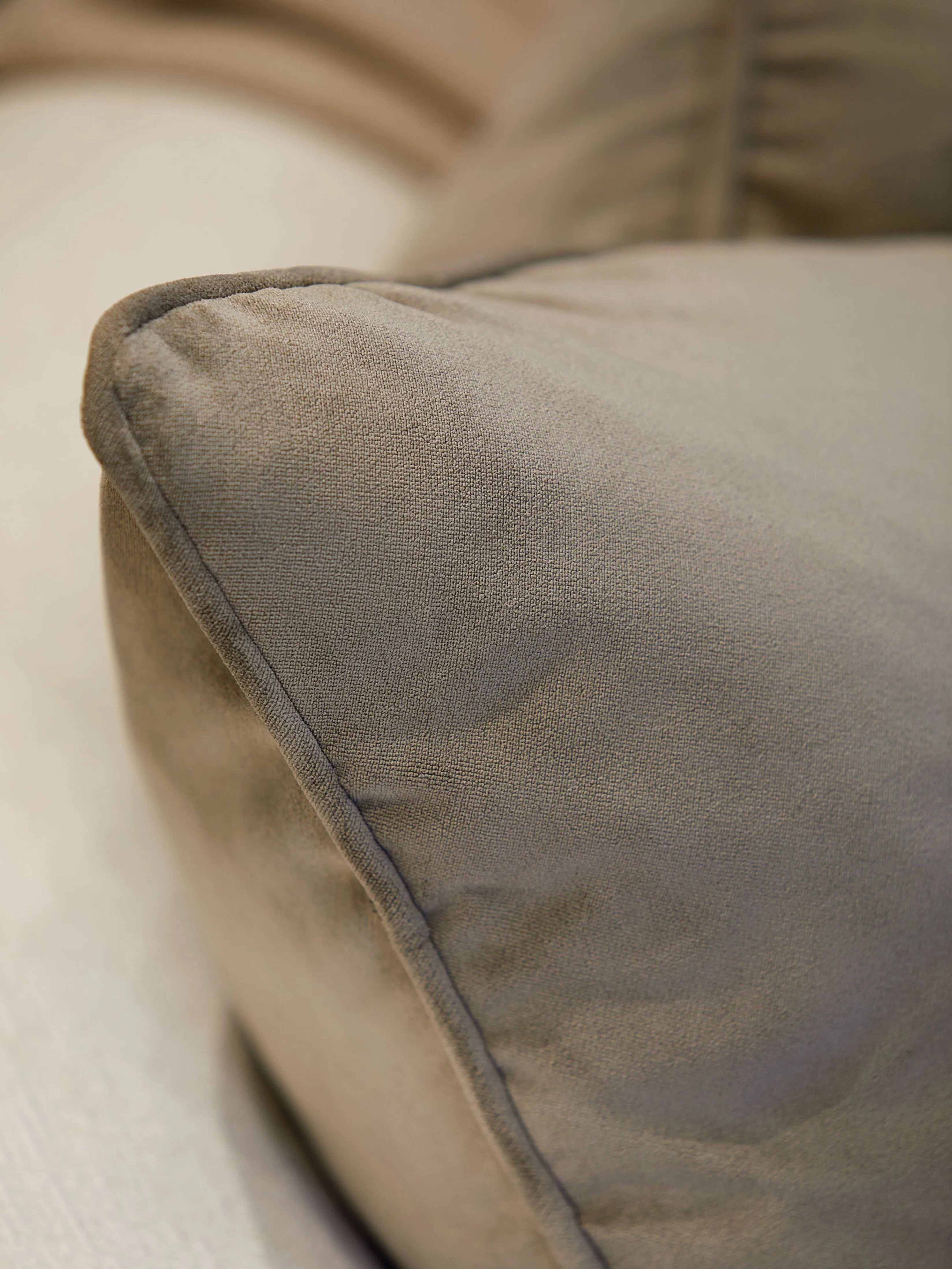 Vale Cushion